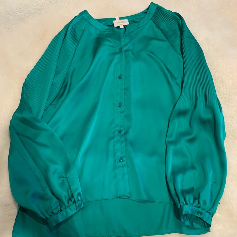 Laundry blouse